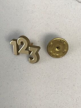 Plastic Lapel Hat Pin Brooch 1 2 3   Free when added to any 2 item bundle